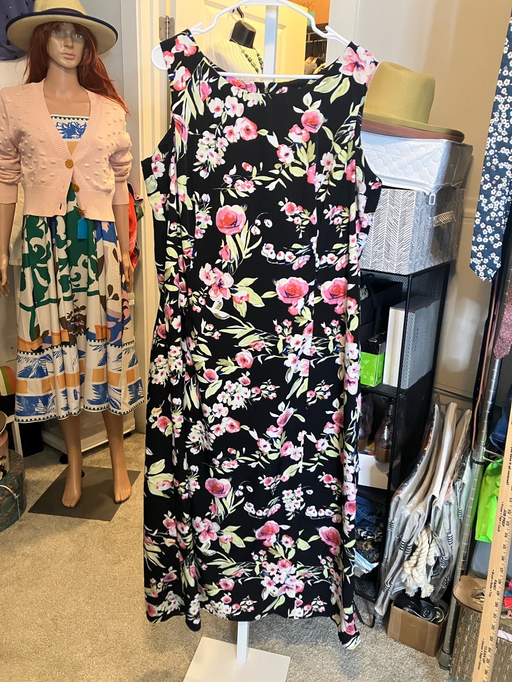 Danny & Nicole Sleeveless floral Maxi Dress